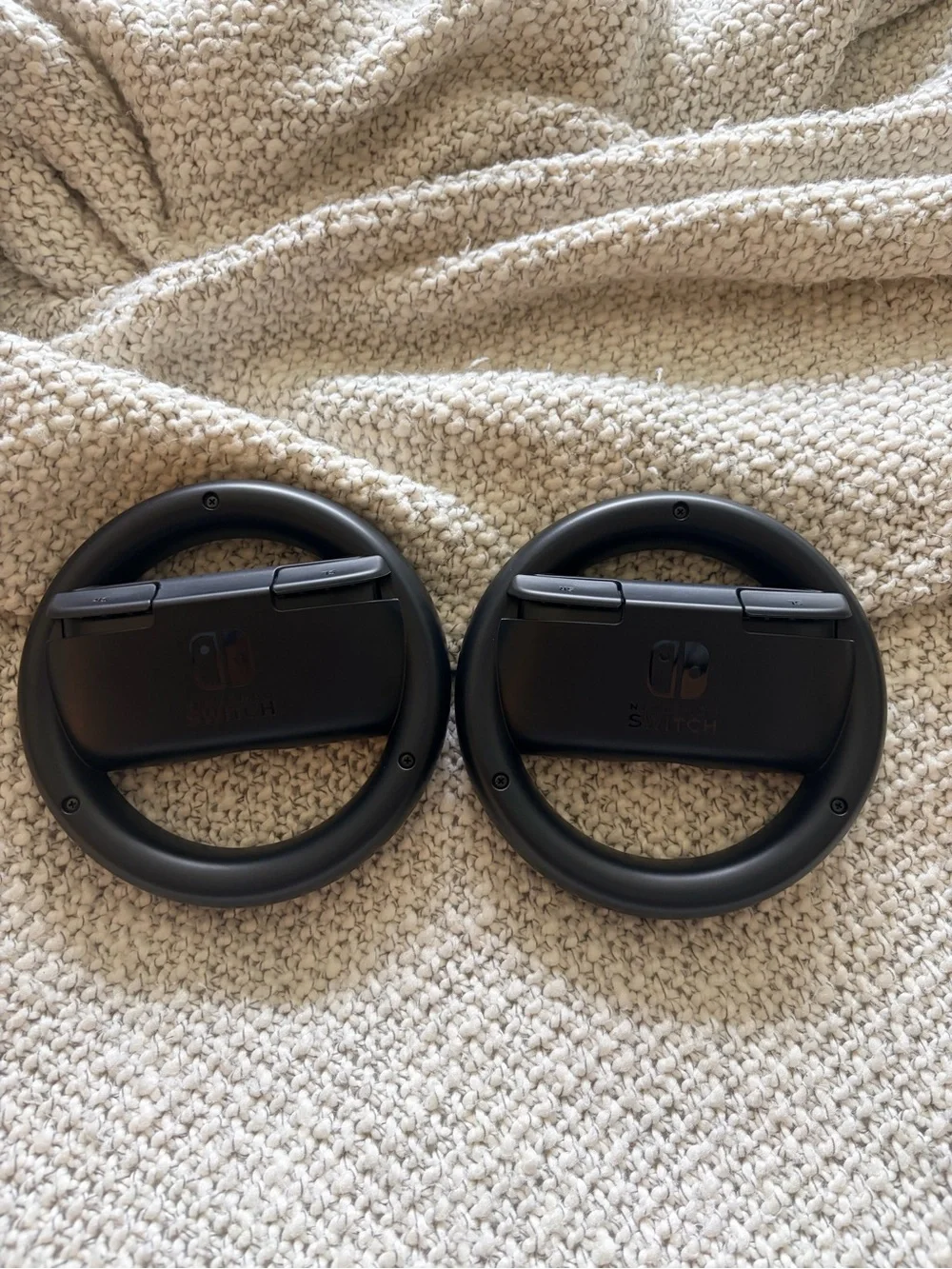 Nintendo Joy-Con Wheel Set – Red and Blue Joy-Cons with Black Wheels